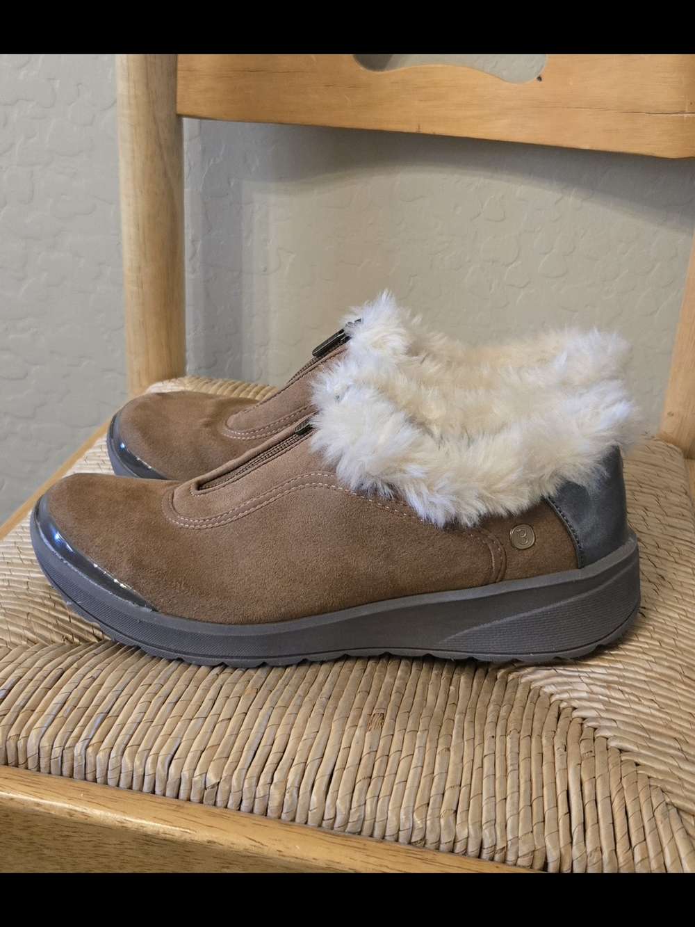 Bzees Lt Brown Color Slip-On Shoes with Cream Faux Fur Trim. Sz 8